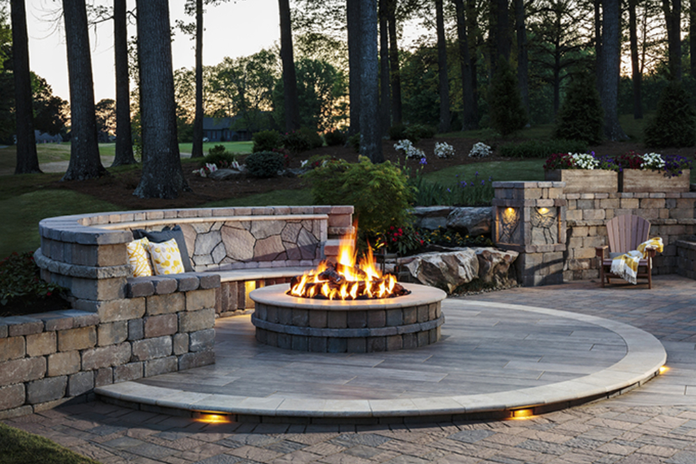 Big Bend Landscaping Belgard seating wall and fire pit