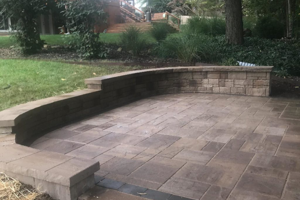 Big Bend Landscaping seating wall and patio