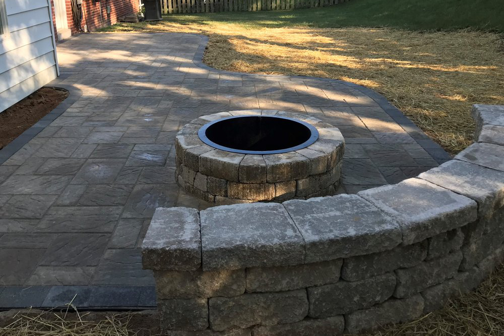 Big Bend Landscaping seating wall and patio