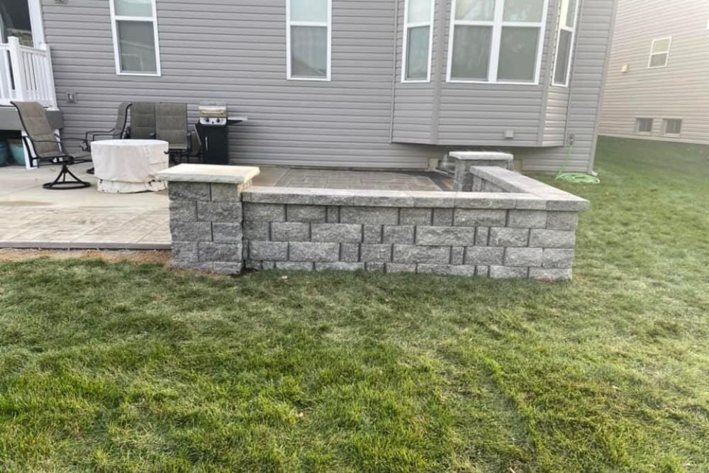 Big Bend Landscaping seating wall and patio1
