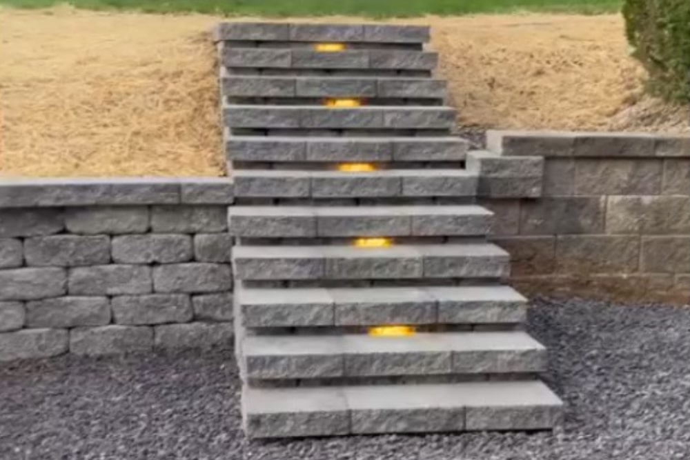 big Bend Landscaping retaining wall with steps
